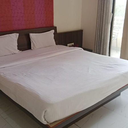 Hotel Swamiraj Indāpur 외부 사진