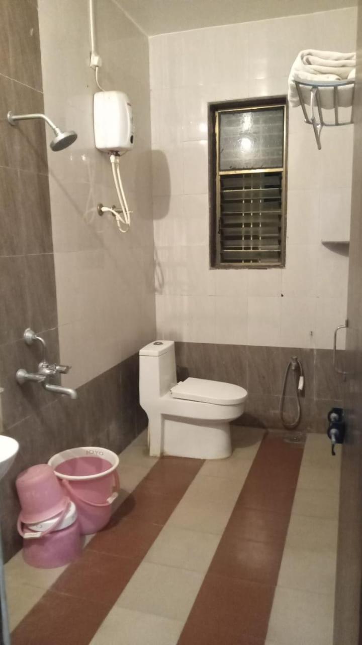 Hotel Swamiraj Indāpur 외부 사진